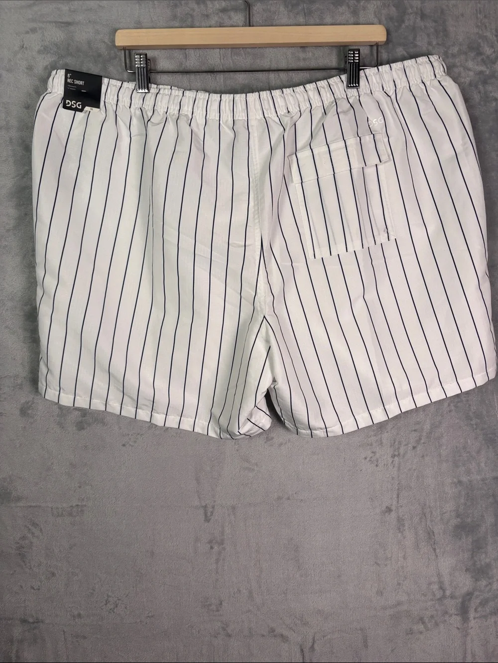 NWT New DSG White Blue Striped Mens Relaxes Fit Lined Rec Short Size XXL